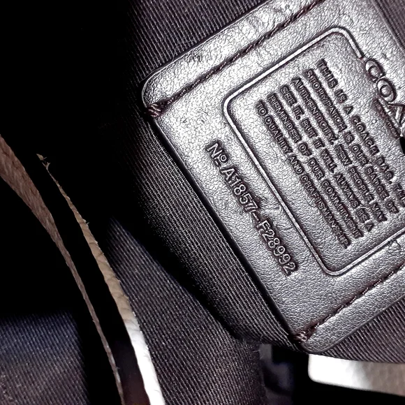 Coach Cream Leather Shoulder Bag - Picture 4 of 15